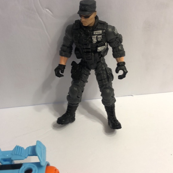 Lot of 16 different size brands 1 military guy &1 VTech police cars 1 H-W case - Picture 7 of 11